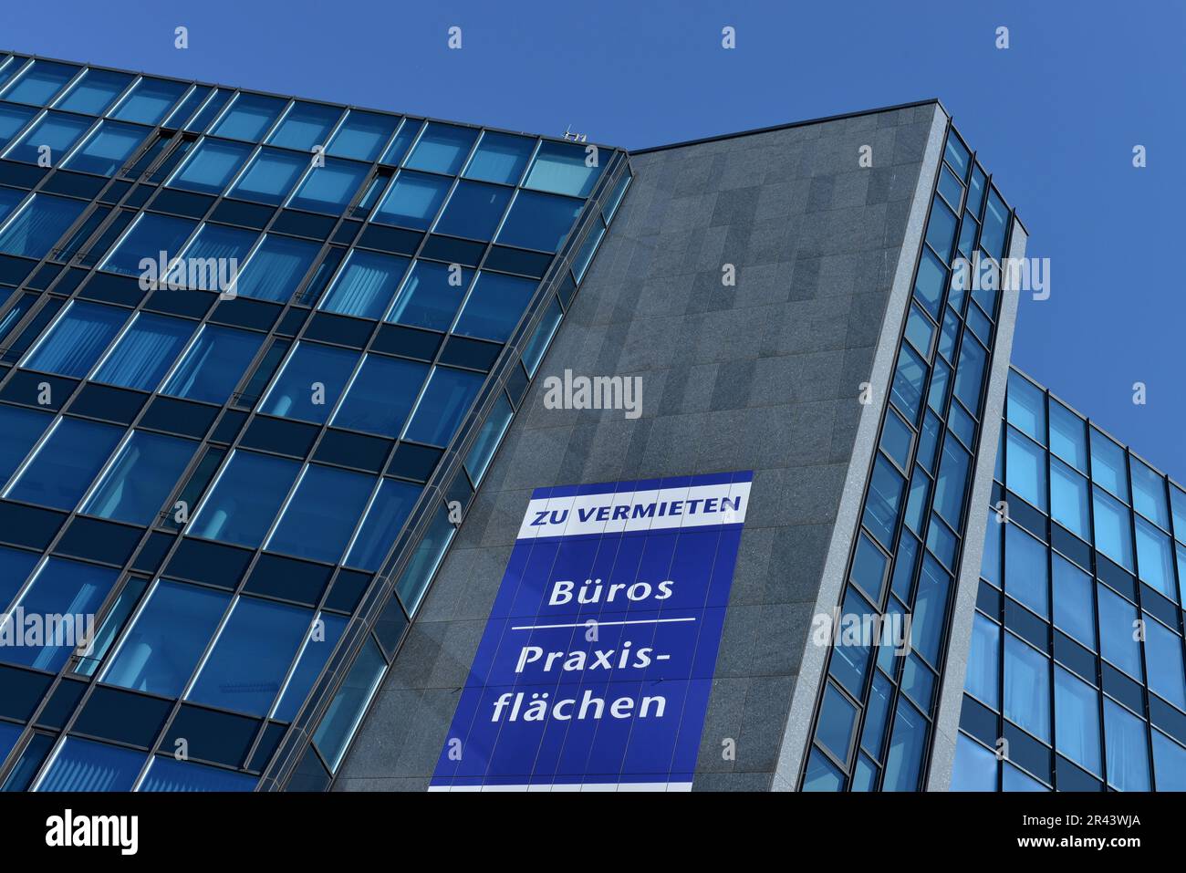 Immobiliare, spazio ufficio, spazio pratica, affitto, poster, Strada principale, Schoeneberg, Berlino, Germania Foto Stock