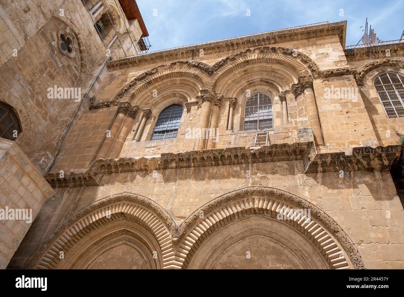 Chiesa del Santo Sepolcro a Gerusalemme, Israele. Dettaglio della facciata Foto Stock