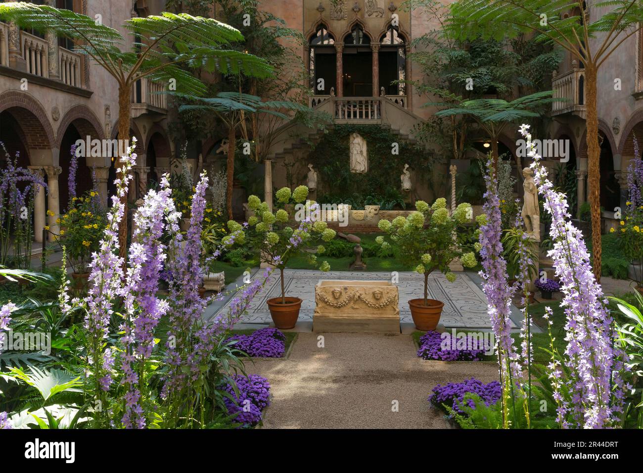 Atrio della Corte Fenway, cortile giardino, Isabella Stewart Gardner Museum di Boston, Massa, Massachusetts, Nord America, Stati Uniti, STATI UNITI D'AMERICA Foto Stock