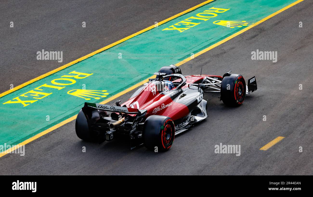 Valterri Bottas nella formulare Alfa Romeo C43 1 in uscita ai box durante il Gran Premio d’Australia di Formula 1. Foto Stock