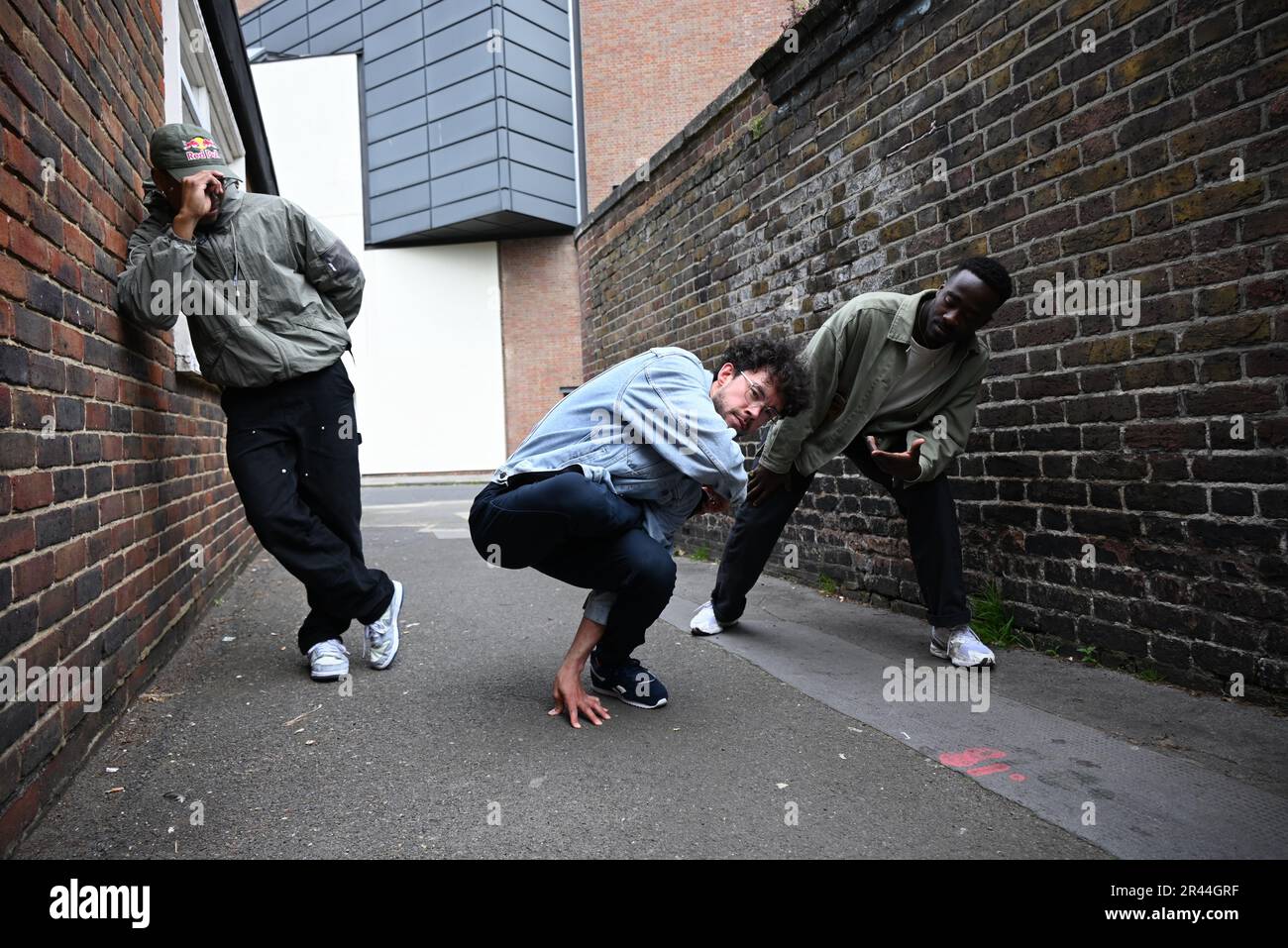 Celebrando gli artisti più innovativi e ispiratori che lavorano oggi in hip hop .Breakin Convention presenta porta il campione del mondo che infrange il collettivo olandese basato i Ruggeds al Teatro di Sadler's Wells con la prima britannica di state Shift il 26 & 27 maggio 2023 .The Netherlands - collettivo di danza basato , Entrambi i quali sono coreografati da Roy Overdijk , tra cui giri solisti e duetto WaterfrBrothers . la serata è accompagnata da musica di Jessy Boi Beige Kemper . si sfidano a vicenda in un flusso di movimenti e danza in un mare di libertà, forza, eleganza, tranquillità ... Foto Stock