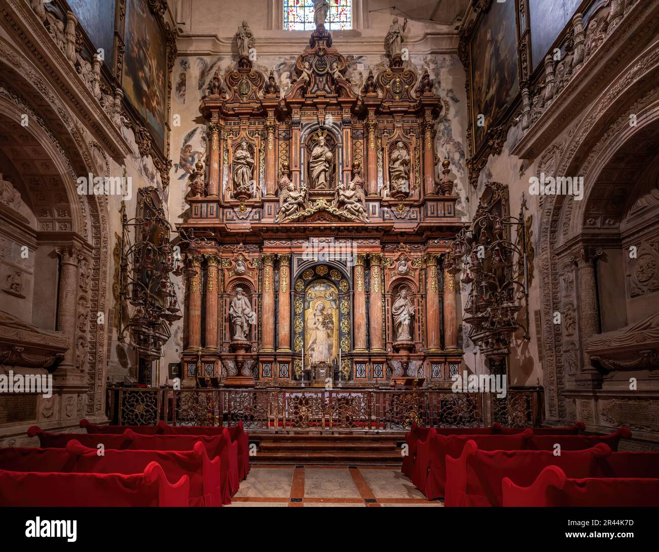 Capilla de la virgen de la antigua immagini e fotografie stock ad alta ...