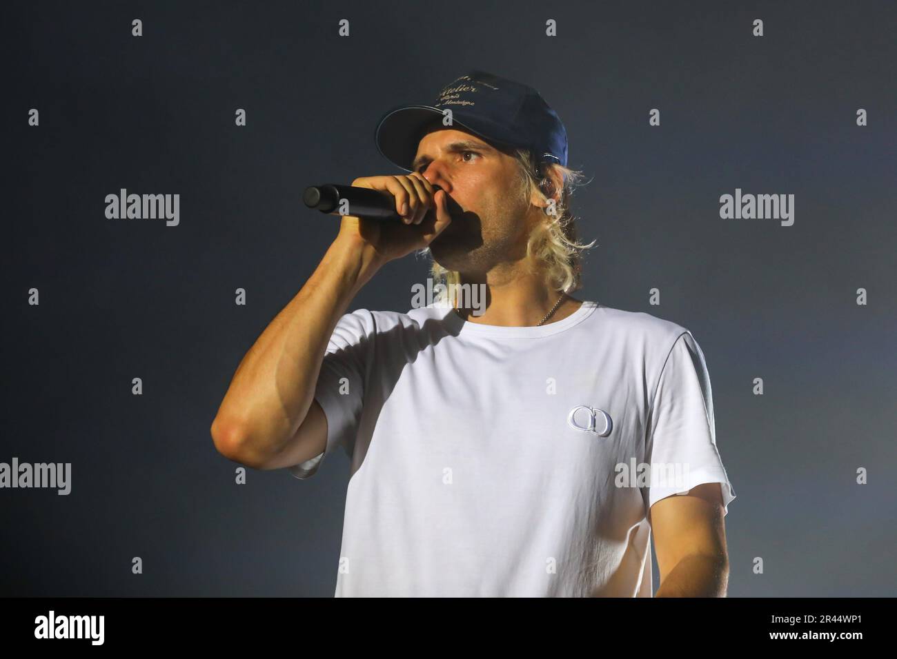 Cantante rap Orelsan in concerto in occasione del Festival AIO di Ajaccio, Corsica, il 2 agosto 2022 Foto Stock