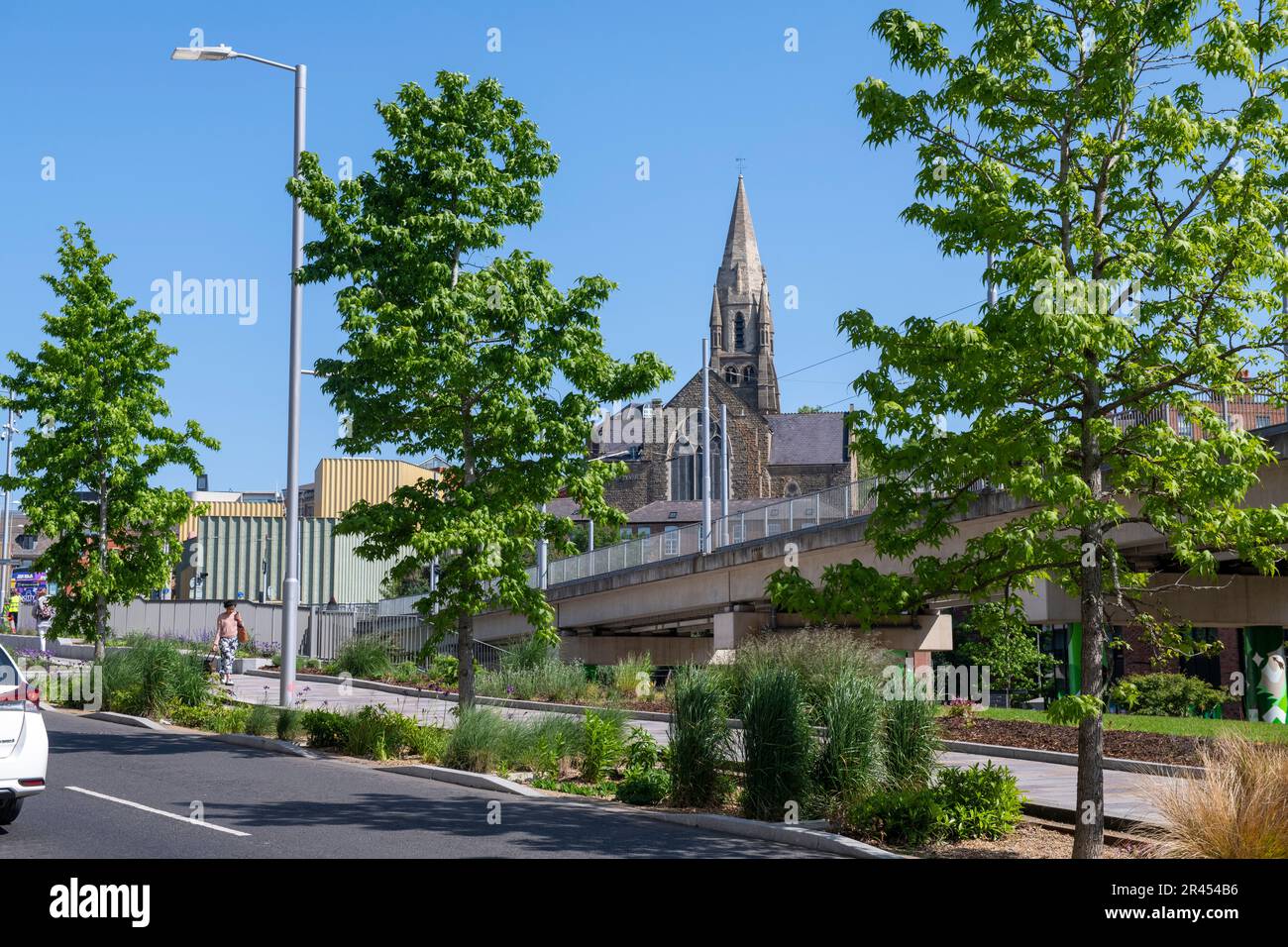 New Trees and Public Realm su Middle Hill e Sussex Street a Nottingham City, Nottinghamshire Inghilterra Regno Unito Foto Stock