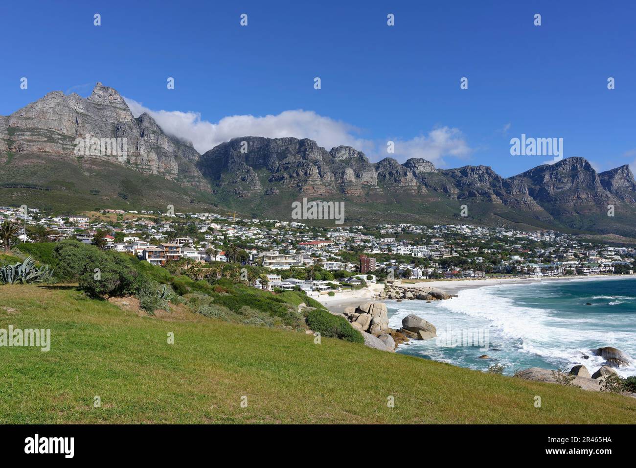 Camps Bay sobborgo, Città del Capo, Sud Africa Foto Stock