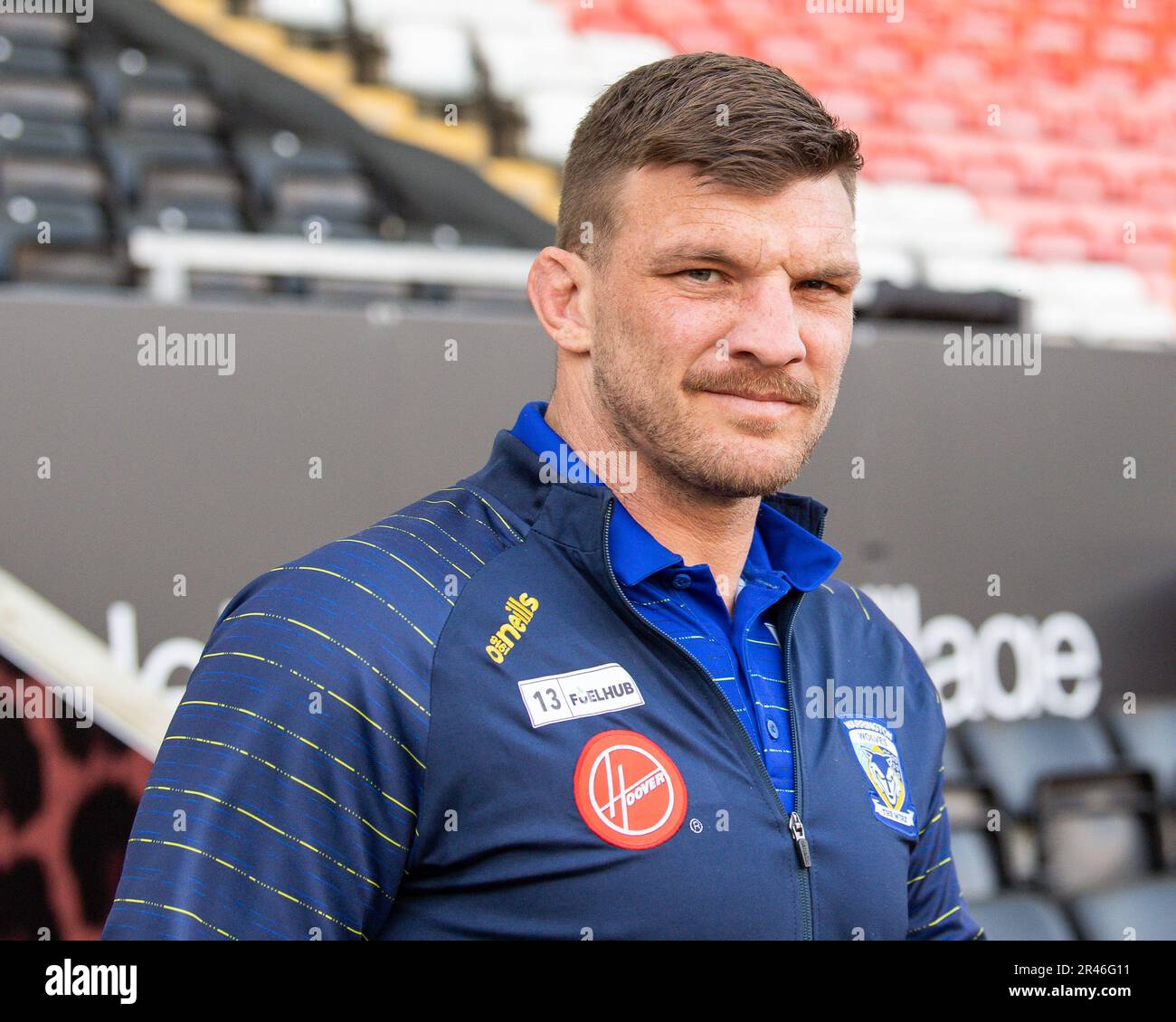 Josh McGuire #13 di Warrington Wolves arriva davanti alla partita Betfred Super League Round 13 Leigh Leopards vs Warrington Wolves a Leigh Sports Village, Leigh, Regno Unito, 26th maggio 2023 (Foto di Craig Thomas/News Images) in, il 5/26/2023. (Foto di Craig Thomas/News Images/Sipa USA) Credit: Sipa USA/Alamy Live News Foto Stock