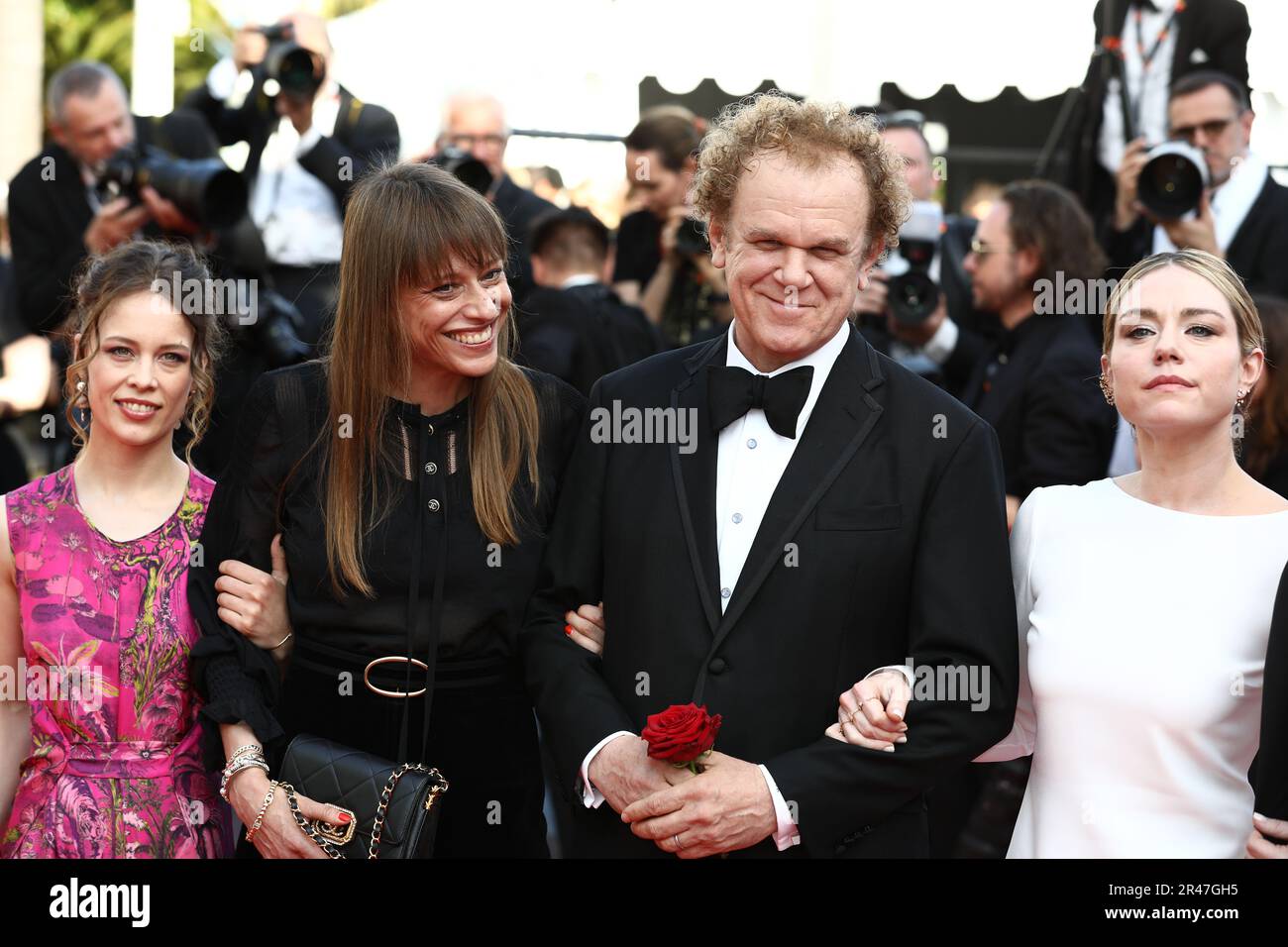 26 maggio 2023, Cannes, Cote d'Azur, Francia: I membri della Giuria un Certain Regard PAULA BEER, ALICE WINOCOUR, il presidente JOHN C. REILLY, EMILIE DEQUENNE e DAVY CHOU partecipano alla proiezione di 'la Vecchia quercia' durante il 76th° Festival annuale di Cannes al Palais des Festivals il 26 maggio 2023 a Cannes (Credit Image: © Mickael Chavet/ZUMA Press Wire) SOLO PER USO EDITORIALE! Non per USO commerciale! Foto Stock
