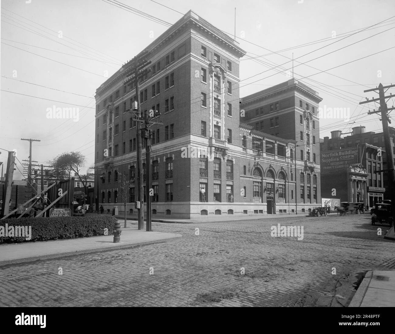 Naval Y.M.C.A., Norfolk, Virginia, tra il 1910 e il 1920. Associazione cristiana giovani uomini. Foto Stock