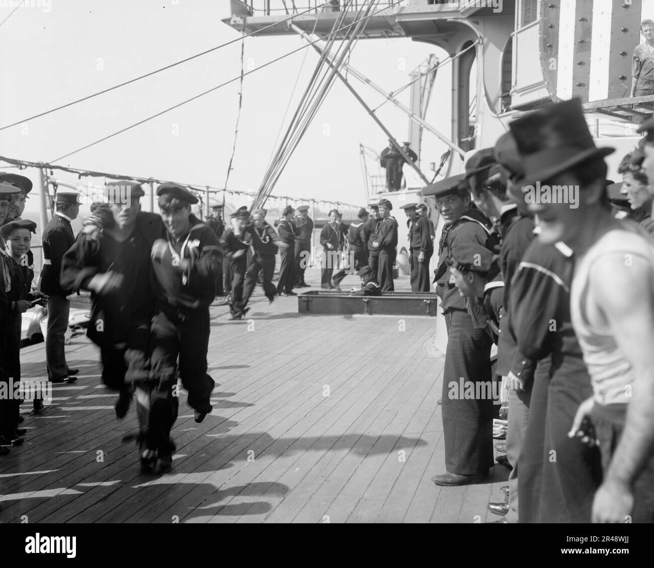 U.S.S. New York, gara a 3 zampe, anniversario di Santiago, 1899 luglio 3. Foto Stock