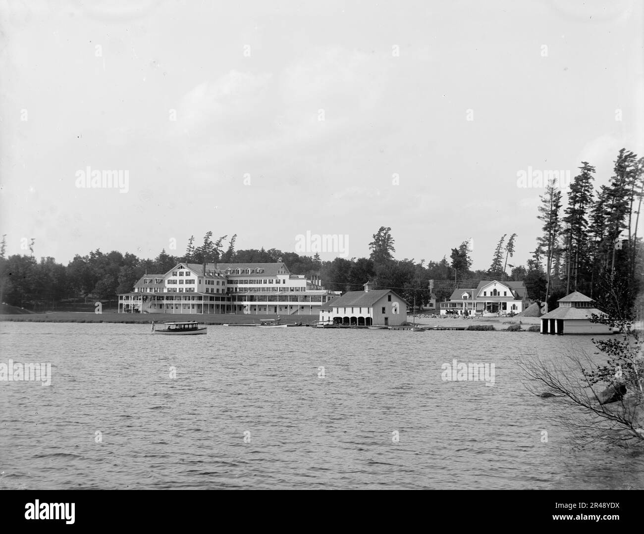 Paul Smith's dall'isola, Lower St. Regis Lake, Adirondack Mtns., N.Y., tra 1900 e 1910. Foto Stock