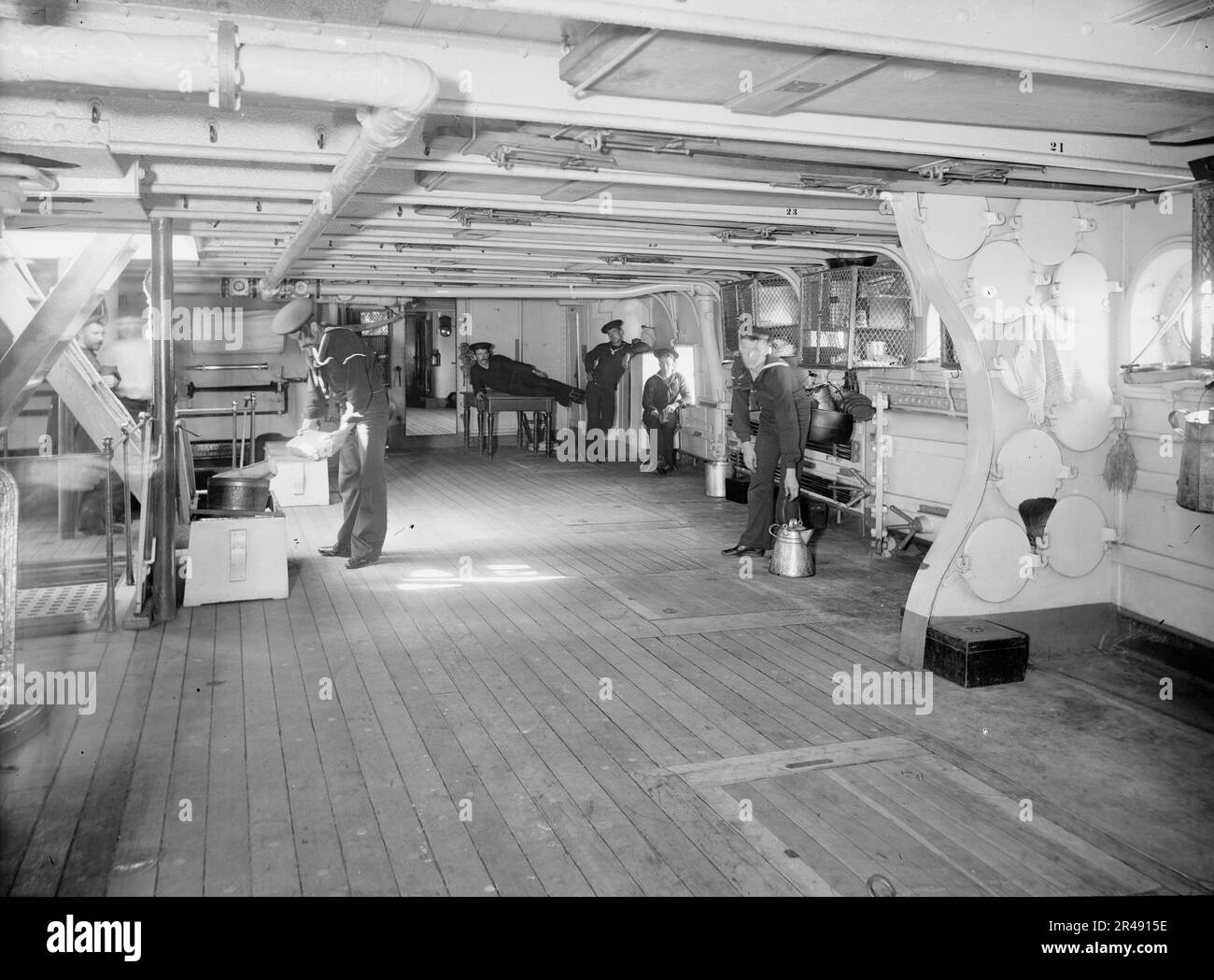 U.S.S. Newark, ponte di ormeggio, tra le 1891 e le 1901. Foto Stock