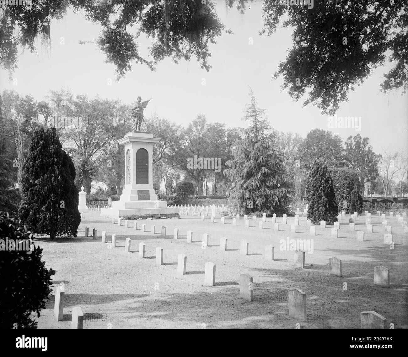 Monumento Confederato, Magnolia Cemetery, Charleston, S.C., tra il 1880 e il 1901. Foto Stock