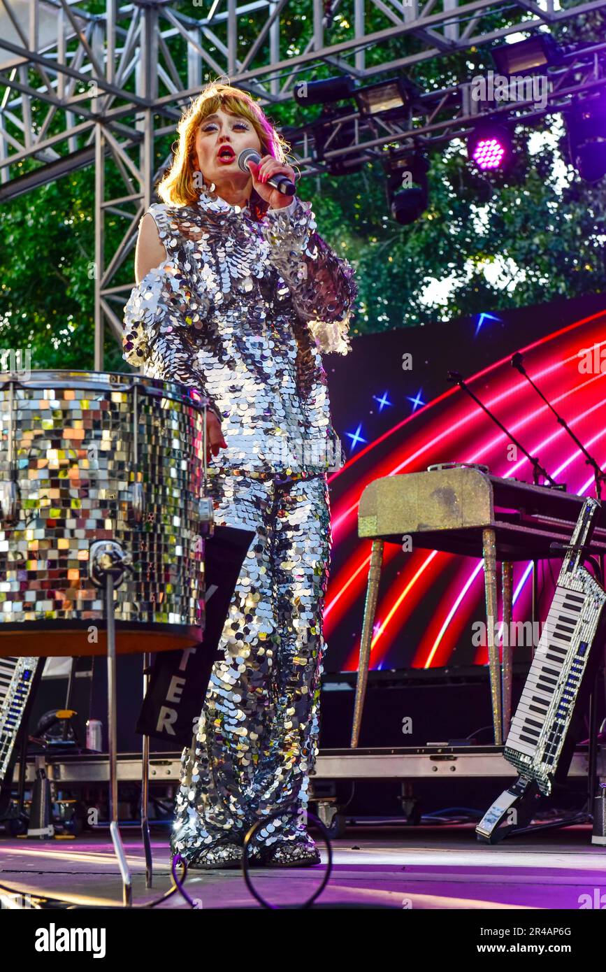 Napa, California, Stati Uniti. 26th maggio, 2023. Lucius si esibisce sul palco al BottleRock 2023 Music Festival. Credit: Ken Howard/Alamy Live News Foto Stock