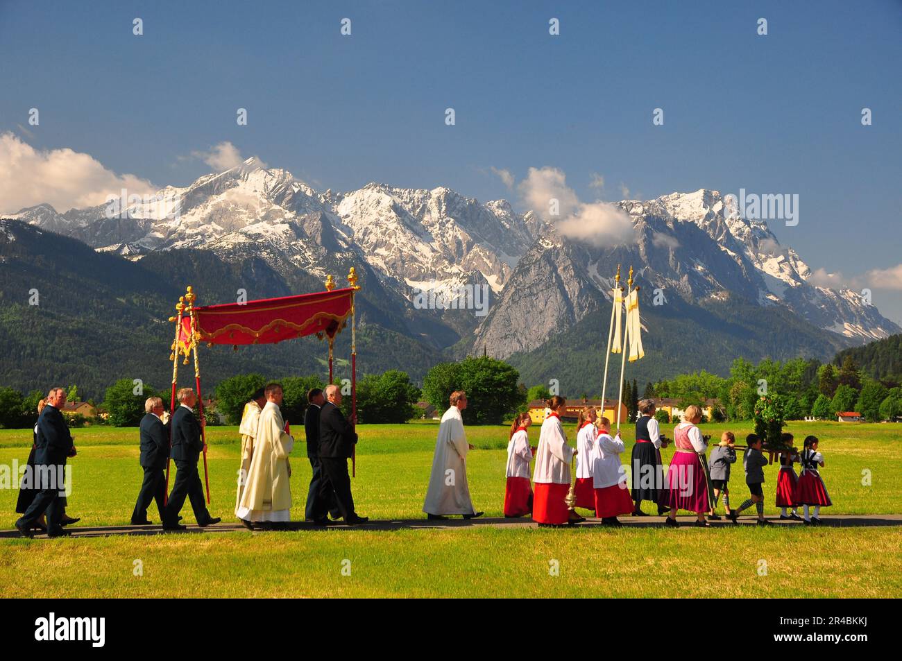 Baviera, costumi tradizionali, folklore, tradizione, costumi, Corteo del Corpus Christi, panorama montano Foto Stock