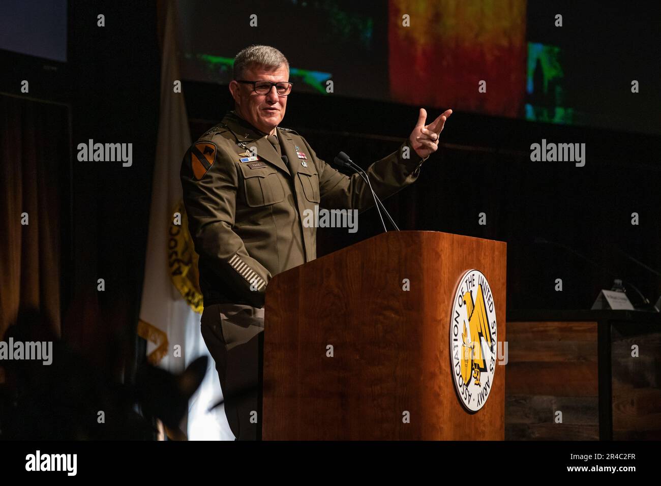 Gen. James Rainey, comandante generale, Stati Uniti Army Futures Command, è l'oratore principale di marzo 29 al Simposio della forza globale dell'AUSA. Il suo argomento è stato trasformare l'esercito per la guerra-vincendo la preparazione futura. Foto Stock