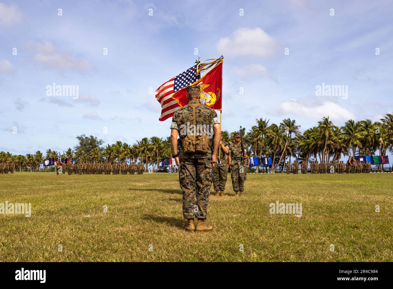 STATI UNITI I Marines sono all'attenzione durante la Riattivazione e cerimonia di Naming della base del corpo dei Marine Camp Blaz a Asan Beach, National Historical Park, Asan, Guam, il 26 gennaio. 2023. La cerimonia ha riconosciuto ufficialmente l'attivazione e la denominazione di Naval Support Activity, MCB Camp Blaz dopo la disattivazione di Marine Barracks Guam il 10 novembre 1992. MCB Camp Blaz è stato attivato amministrativamente il 1 ottobre 2020. E 'la prima base di recente costruzione per il corpo Marino dal 1952 e servirà come un simbolo durevole della continua partnership tra il corpo Marino e il governo di Guam, che ha Foto Stock