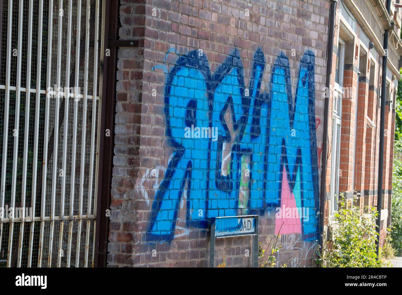 Graffiti su Cliff Road a Nottingham City, Nottinghamshire Inghilterra Regno Unito Foto Stock