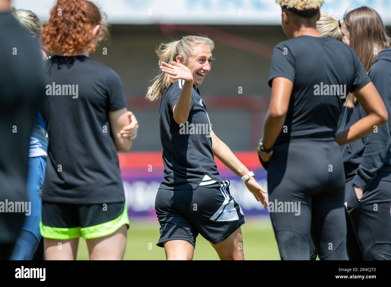 Crawley, Regno Unito. 27th maggio, 2023. Arrivi della squadra durante l'incontro della fa Barclays Super League femminile tra Brighton & Hove Albion e Leicester City al Broadfield Stadium Credit: Ryan Asman/Alamy Live News Foto Stock