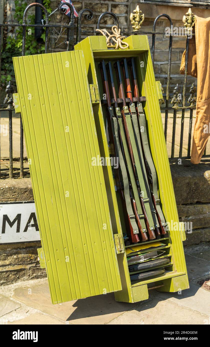 Negozio fucile. Haworth 1940's Weekend 2023. Foto Stock