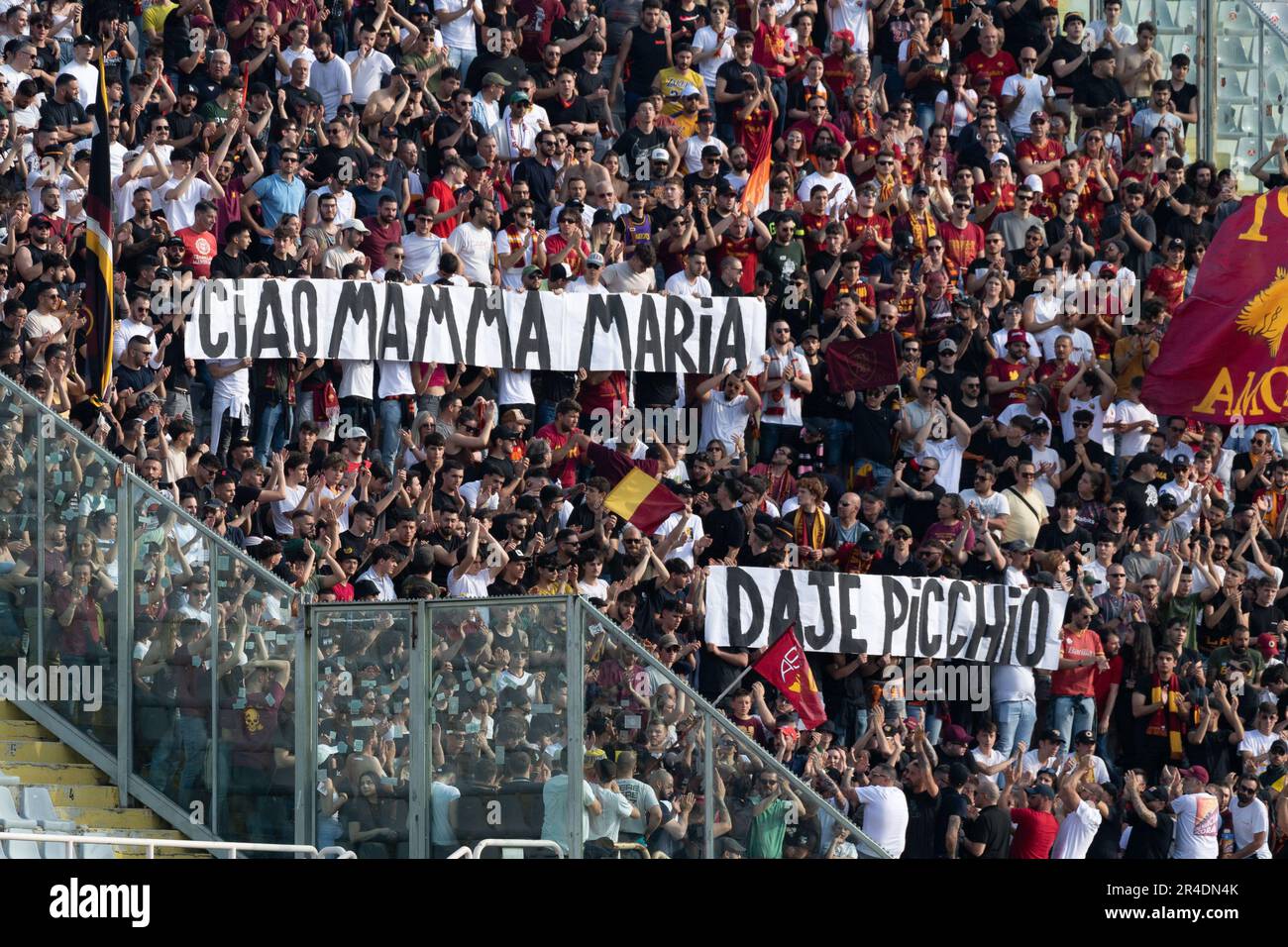 Firenze, Italia. 27th maggio, 2023. Stadio Artemio Franchi, Firenze, 27 maggio 2023, Fan di Roma durante ACF Fiorentina vs AS Roma - Calcio italiano Serie A Match Credit: Live Media Publishing Group/Alamy Live News Foto Stock