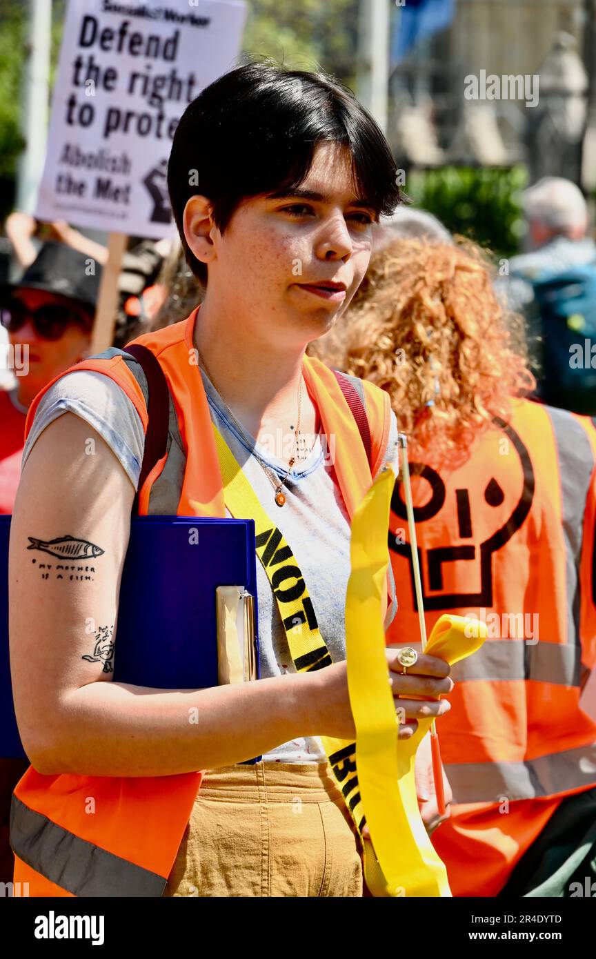 Non la mia protesta di Bill. Anna Holland, attivisti di più organizzazioni hanno protestato in Piazza del Parlamento contro la legge del 2023 sull'ordine pubblico, entrata in vigore il 3rd 2023 maggio. Parliament Square, Westminster, Londra, Regno Unito Foto Stock