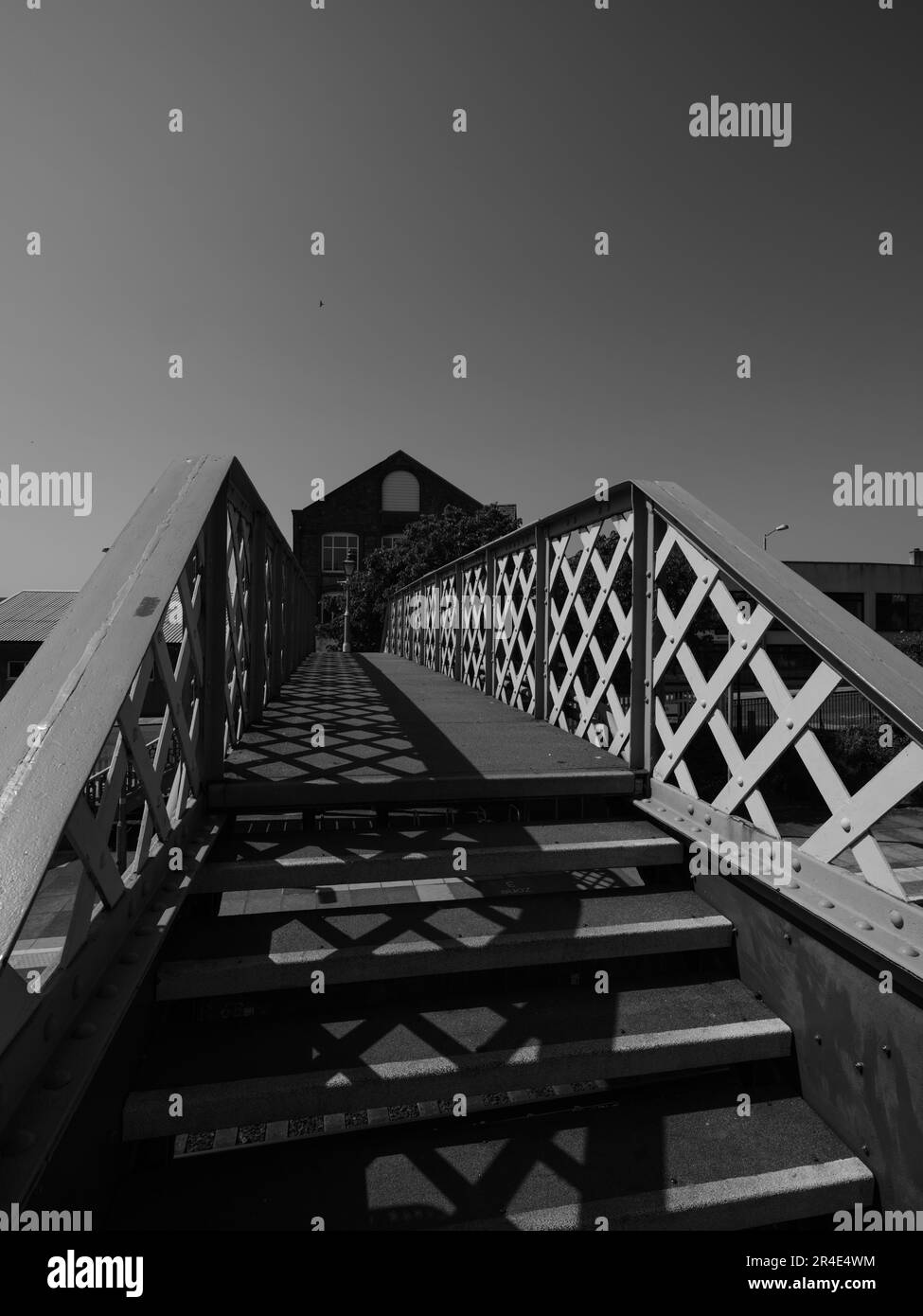 Ponte pedonale di Redruth Station Foto Stock