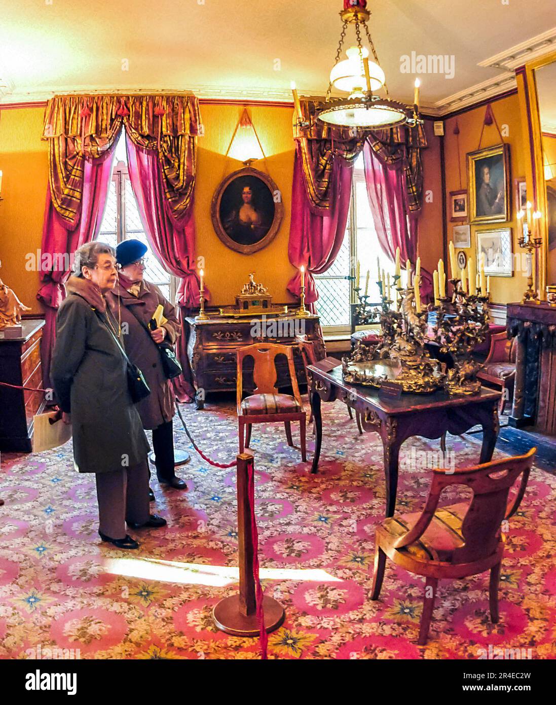 Parigi, Francia, donne anziane che visitano all'interno del Museo romantico francese, la Musée de la vie Romantique, Vintage, interior design Foto Stock