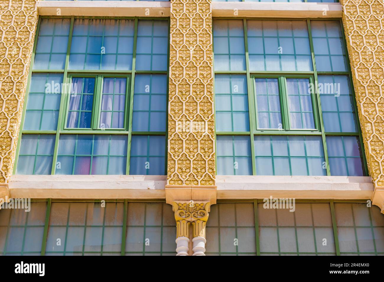 La Casa de los Cristales, Casa dei cristalli, è un edificio neo-arabo nella città spagnola di Melilla. Si trova in via General prim, nel Mo Foto Stock