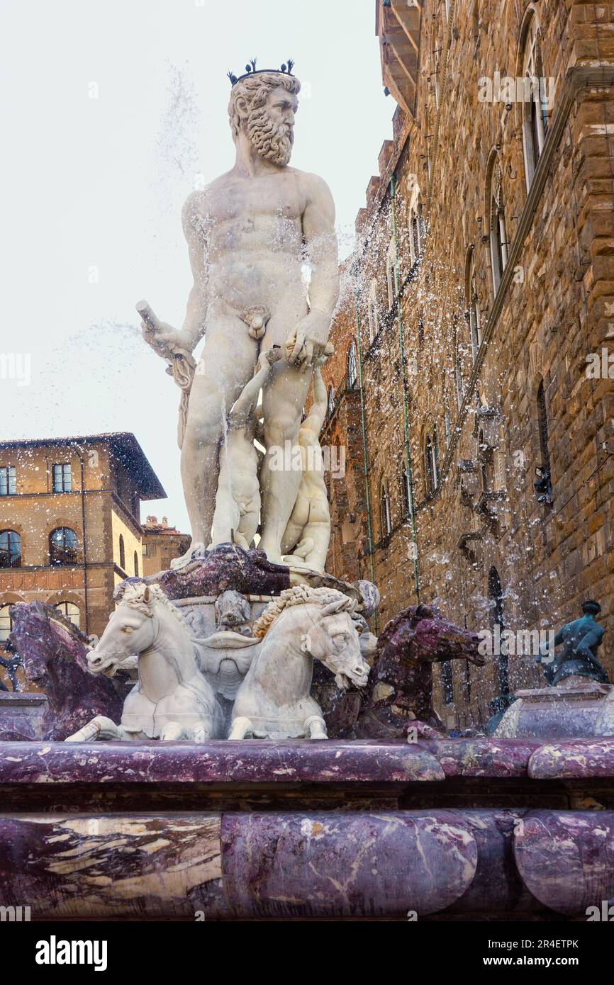 La Fontana di Nettuno a Firenze. Situato in Piazza della Signoria, di fronte a Palazzo Vecchio. Foto Stock