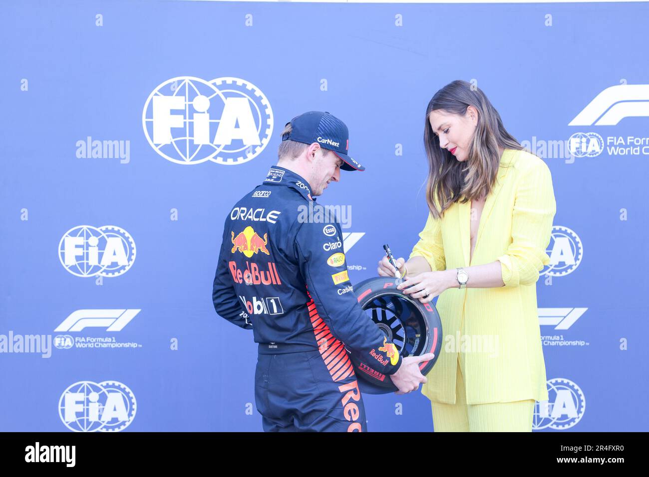 Circuit de Monaco, Montecarlo, Principato di Monaco, 27 maggio 2023, Max Verstappen (NED) Redbull Racing RB19 e Maria Sharapova durante la 2023 Grand Foto Stock