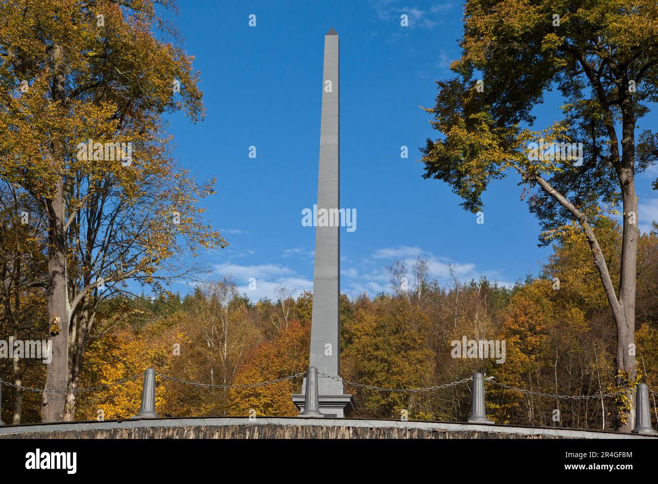 L'Obelisco di Maegdesprung nelle montagne di Harz Foto Stock