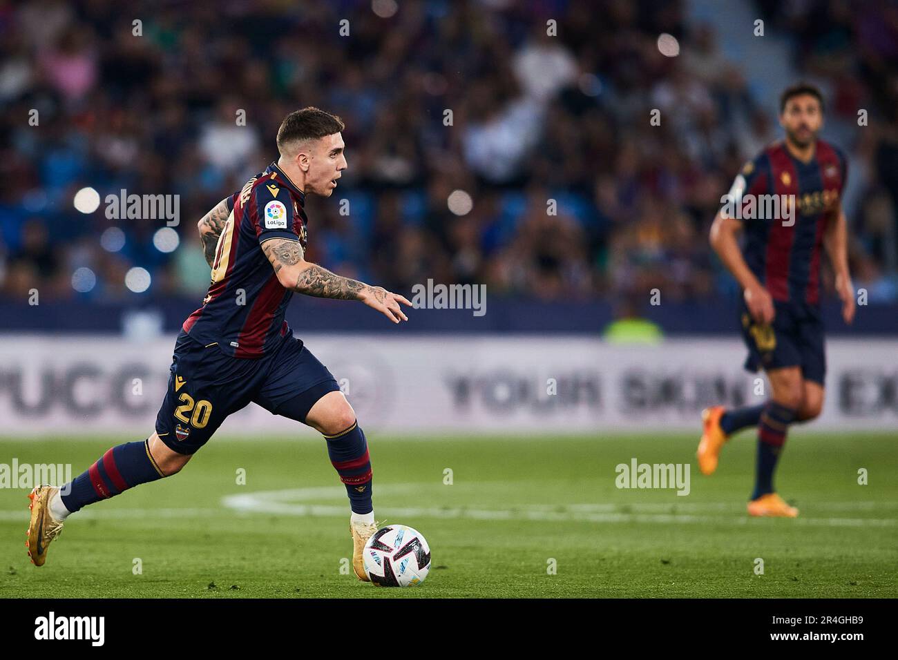 Jonathan Montiel (Levante UD, n. 20) in azione durante la partita televisiva della LaLiga Smartbank tra Levante e Oviedo allo stadio Ciutat de Valencia il 27 maggio, Foto Stock