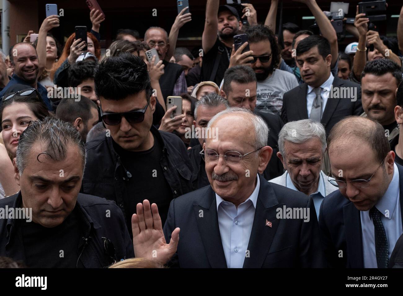 Ankara, Turchia. 28th maggio, 2023. Candidato presidenziale dell'Alleanza Nazionale, Kemal Kilicdaroglu arriva al seggio della Scuola primaria argentina per esprimere il suo voto durante il secondo turno delle elezioni presidenziali turche del 2023. (Foto di Bilal Seckin/SOPA Images/Sipa USA) Credit: Sipa USA/Alamy Live News Foto Stock