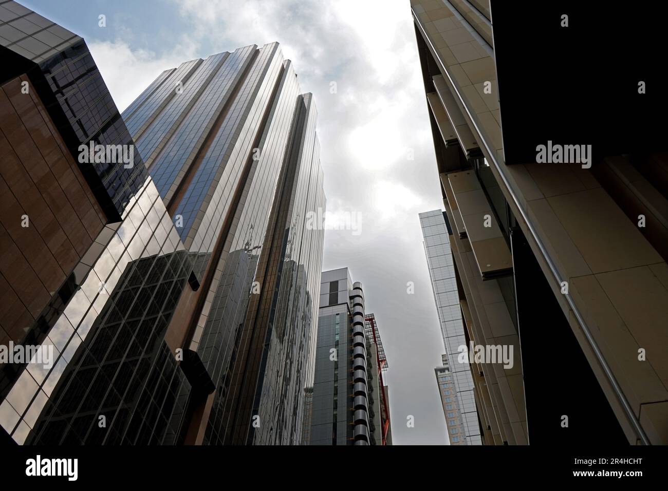 Grattacieli dal basso nel centro di Sydney. Foto Stock