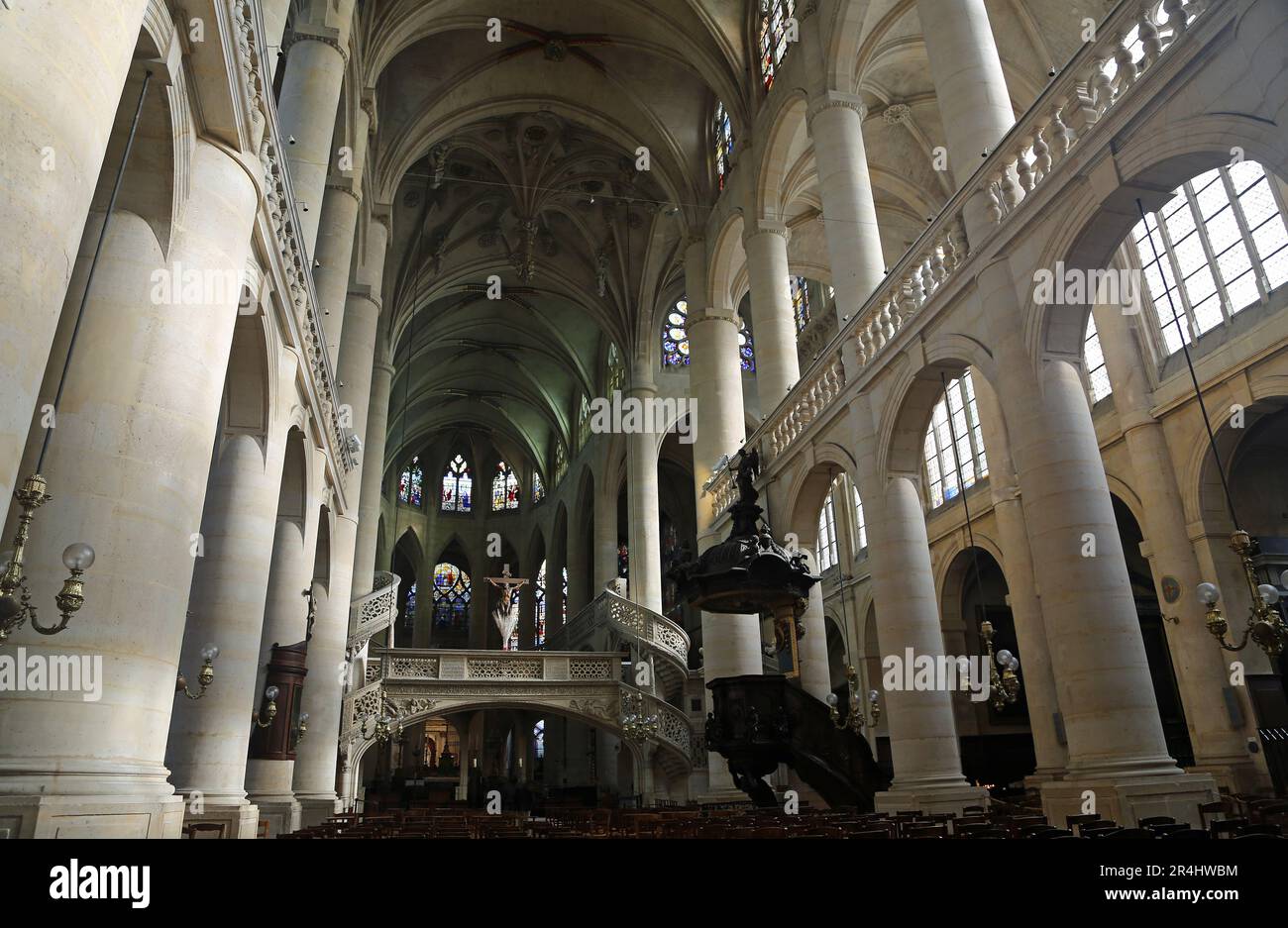 La navata principale di Saint-Etienne-Du-Mont - Parigi, Francia Foto Stock