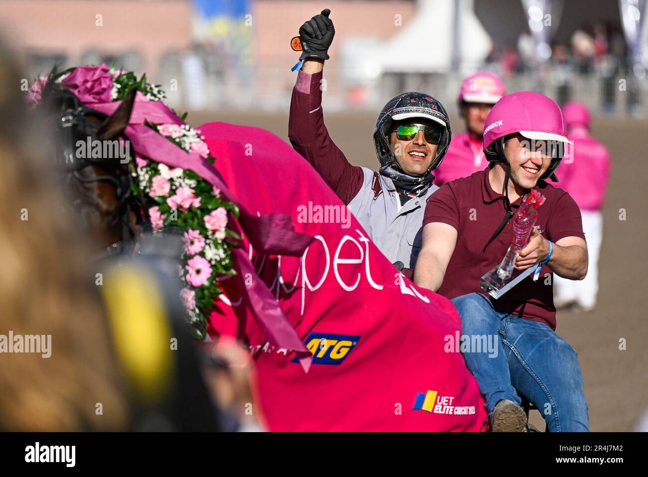 Il cavallo francese Hohneck con il pilota Gabriele Gelormini ha vinto Elitloppet 2023 all'ippodromo di Solvalla a Stoccolma, in Svezia, il 28 maggio 2023. Allenatore e proprietario è Philippe Allaire.Photo: Pontus Lundahl / TT / code 10050 Foto Stock