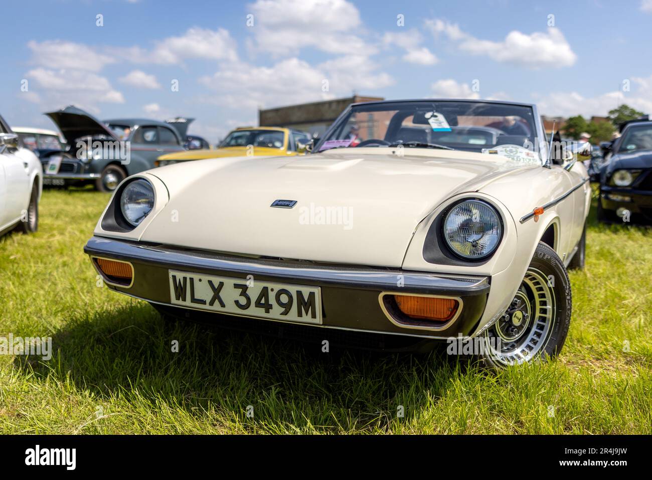 1974 Jensen-Healey, in mostra all'Abingdon Air & Country Show il 20th maggio 2023. Foto Stock