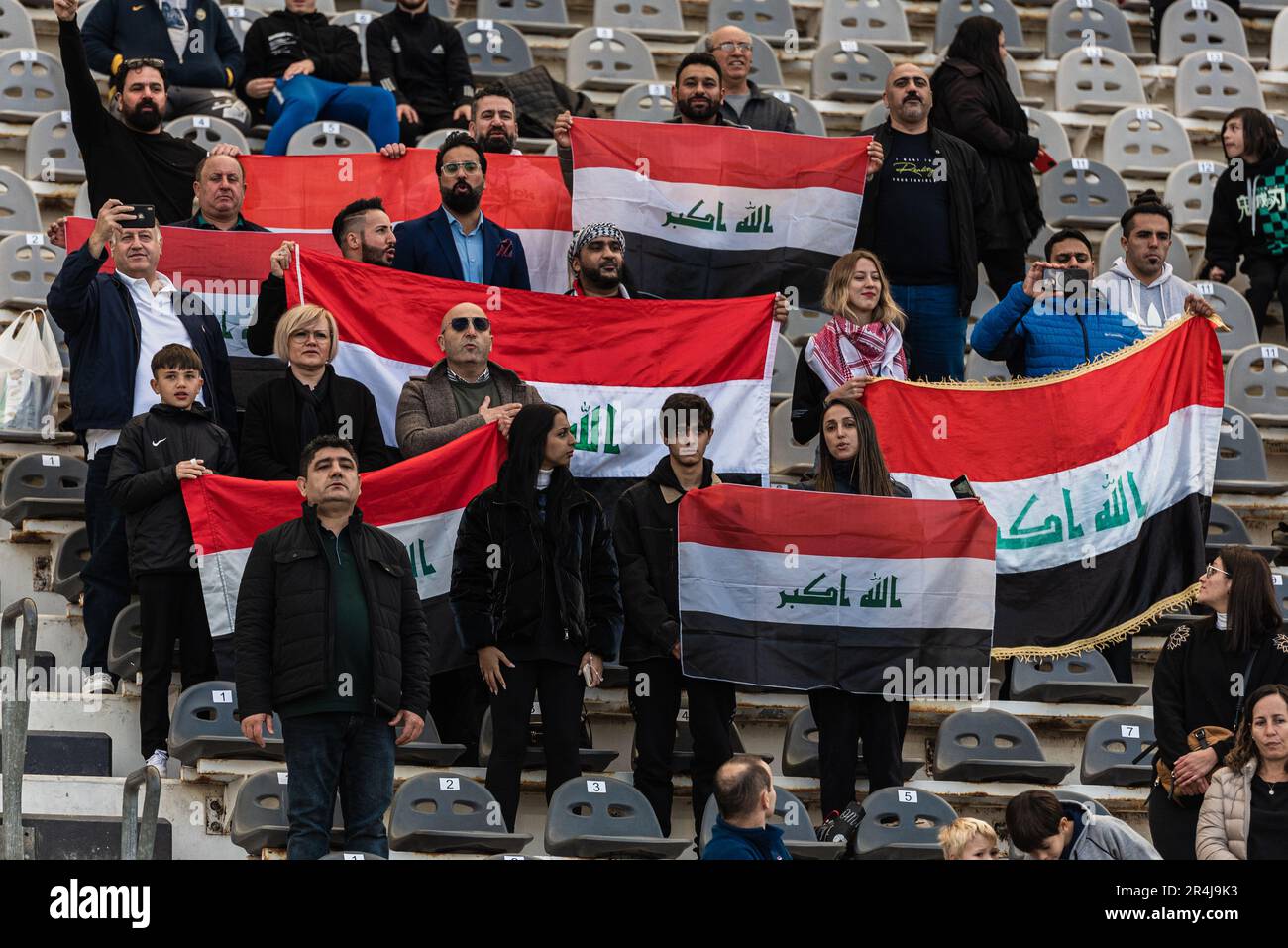 La Plata, Argentina. 28th maggio, 2023. Tifosi iracheni durante la partita di gruppo della Coppa del mondo FIFA U-20 tra Inghilterra e Iraq allo stadio la Plata. Credit: Mateo occhi (Sporteo) / Alamy Live News Foto Stock