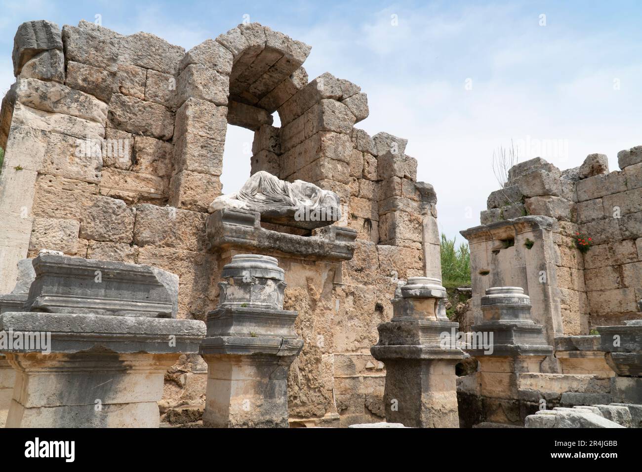 Antica città di Perge (Perga) ad Antalya, Turchia. Rovine storiche nell'antica città di Pamphylia Foto Stock