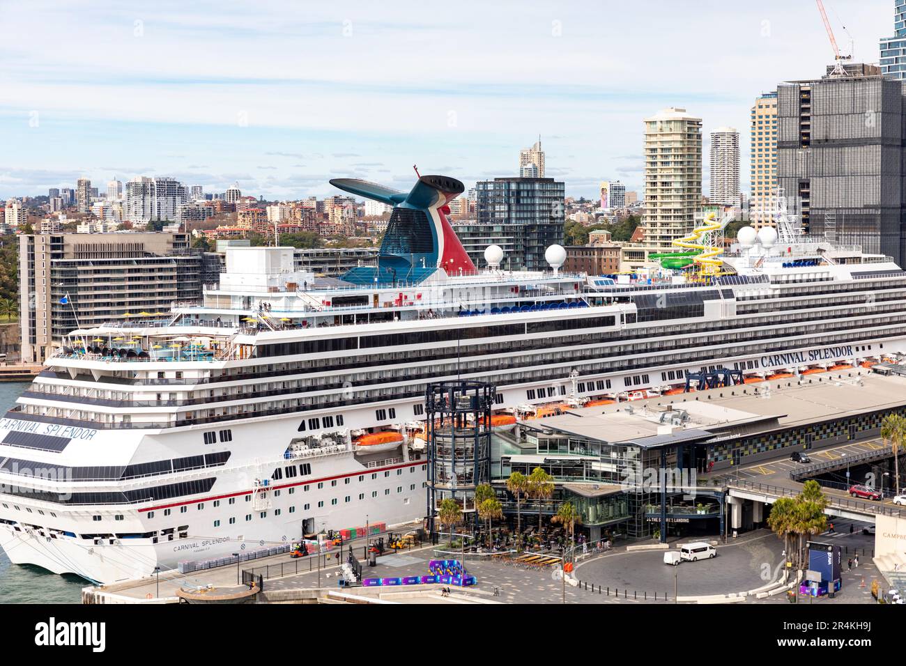 Sydney Circular Quay Cruise Liner Carnival Splendor ormeggiato all'Overseas Passenger Terminal, Sydney, Australia 2023 Foto Stock