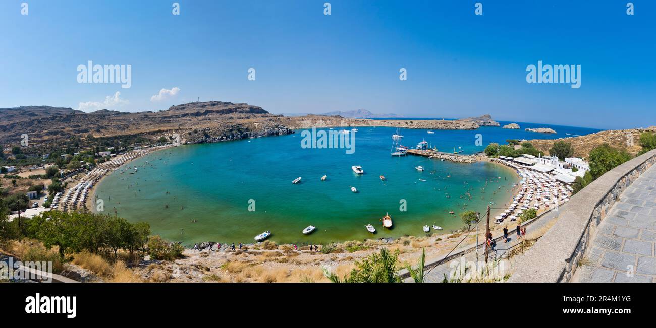 Megalos Gialos Bay, nel villaggio di Rodi sull'isola greca di Lindos Foto Stock