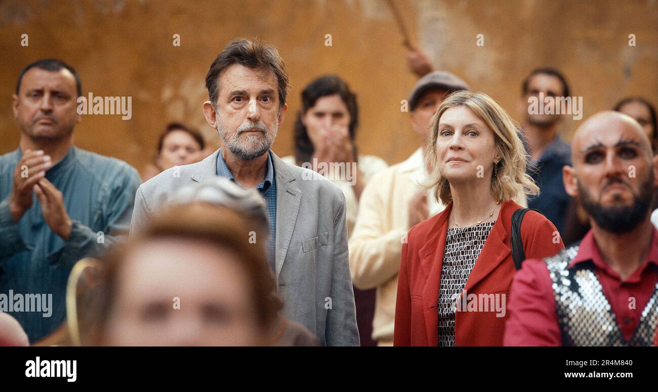 NANNI MORETTI e MARGHERITA ACQUISTA in Un BRIGTHER DOMANI (2023) -titolo originale: IL Sol DELL'AVVENIRE-, diretto da NANNI MORETTI. Credit: Sacher Film Roma / Album Foto Stock