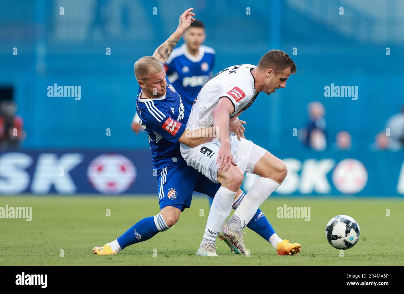 Zagabria, Croazia. 28th maggio, 2023. Petar Bockaj di Dinamo Zagreb e Kristian Fucak di Gorica durante il Supersport HNL round 36 partita tra GNK Dinamo Zagreb e HNK Gorica allo Stadio Maksimir, a Zagabria, in Croazia, il 28 maggio 2023. Foto: Sanjin Strukic/PIXSELL Credit: Pixsell/Alamy Live News Foto Stock