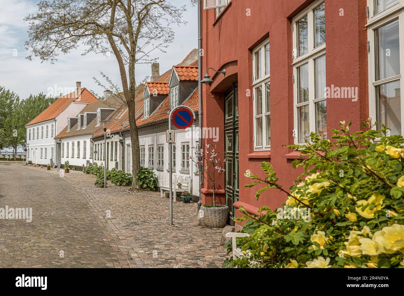 Vista dalla vecchia strada Blinde Port al mare, Korsør, Danimarca, 19 maggio 2023 Foto Stock