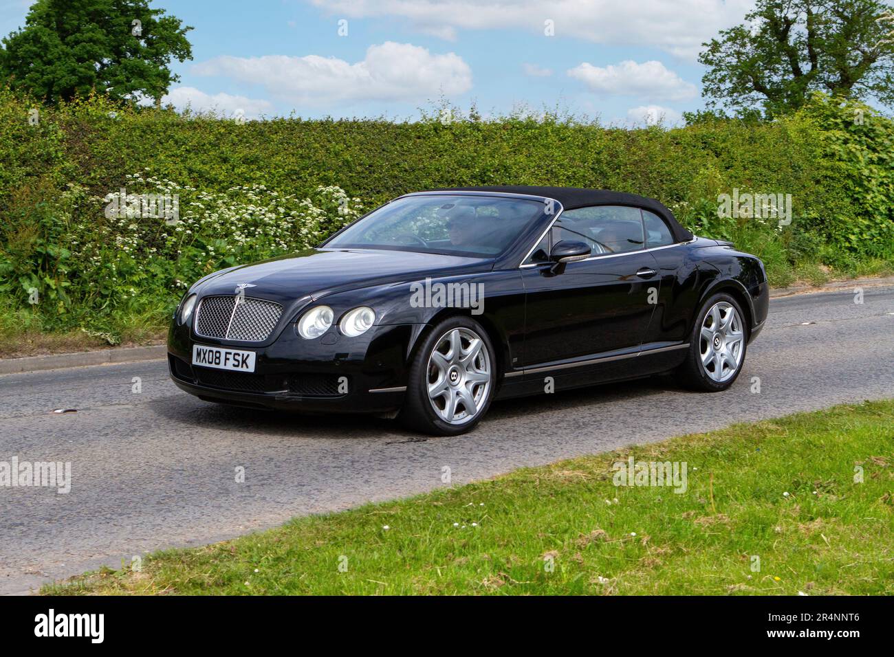 Le auto d'epoca e classiche Jaguar 'e' Type' del 1970 tornano a Capesthorne Hall per ospitare il Cheshire Classic Car Show Foto Stock