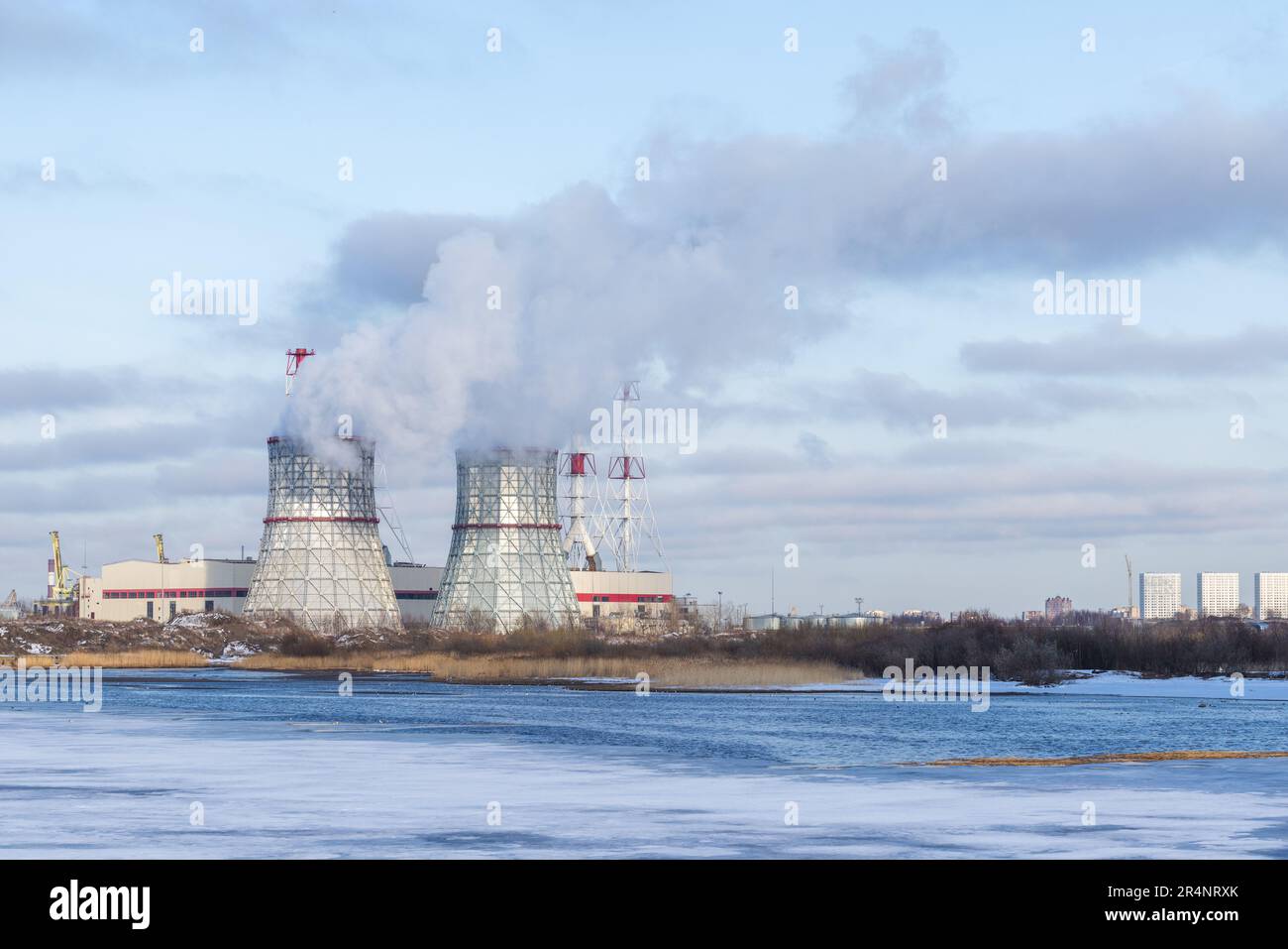 Sud-ovest CHP di St. Petersburg, Russia. Il sistema combinato di energia termica o centrale termica è una centrale elettrica in cui l'energia termica viene convertita Foto Stock