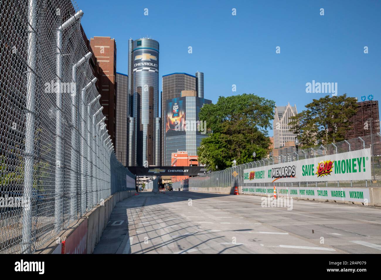 Detroit, Michigan, Stati Uniti. 29th maggio, 2023. Il centro di Detroit si sta trasformando in un circuito di gara per il Detroit Grand Prix, che si terrà dal 2 al 4 giugno 2023. L'evento sarà il Gran Premio di Detroit 33rd, ma il primo dal 1992 per le strade del centro. Credit: Jim West/Alamy Live News Foto Stock