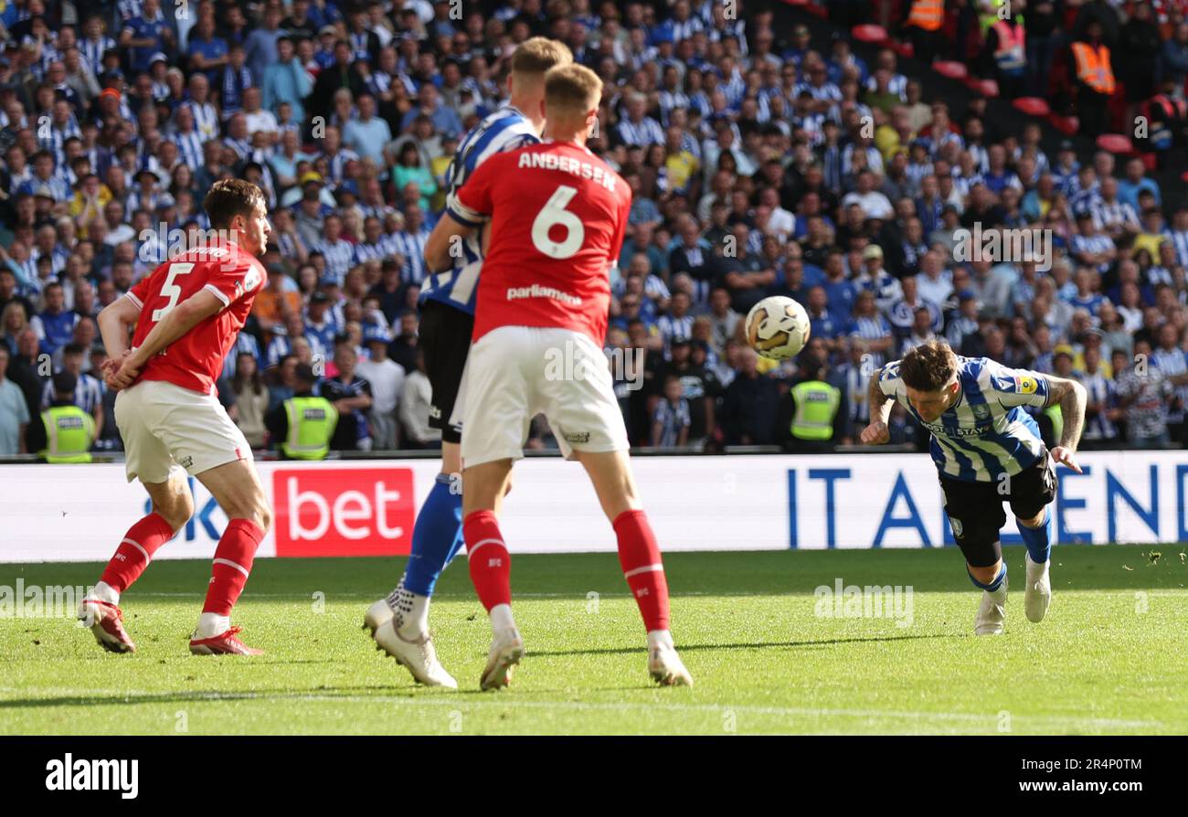 Londra, Regno Unito. 29th maggio, 2023. Josh Windass of Sheffield Wednesday  segna il gol vincente negli ultimi secondi di tempo extra durante la  partita della Sky Bet League 1 al Wembley Stadium,