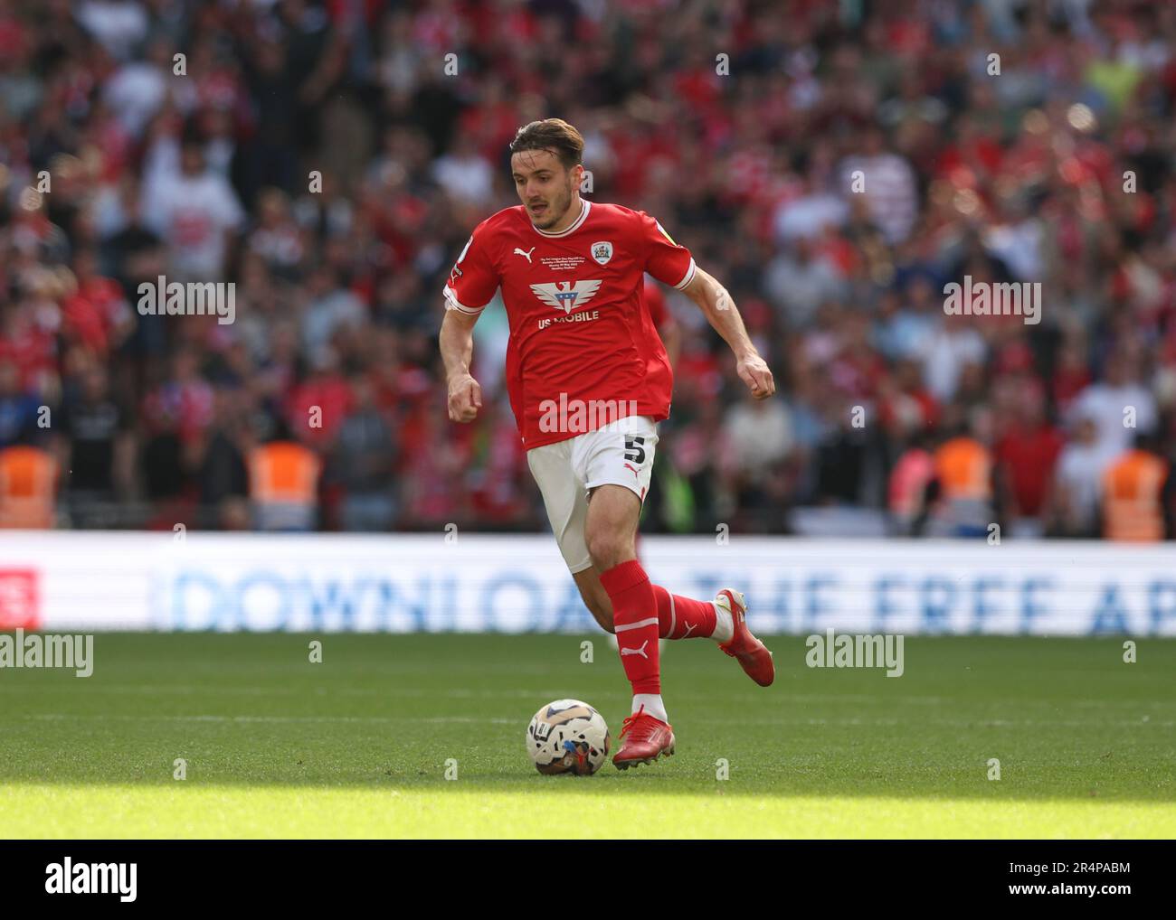 Wembley Stadium, Londra, Regno Unito. 29th maggio, 2023. EFL League One Play Off Football Final, Barnsley contro Sheffield Mercoledì; Liam Kitching of Barnsley Credit: Action Plus Sports/Alamy Live News Foto Stock