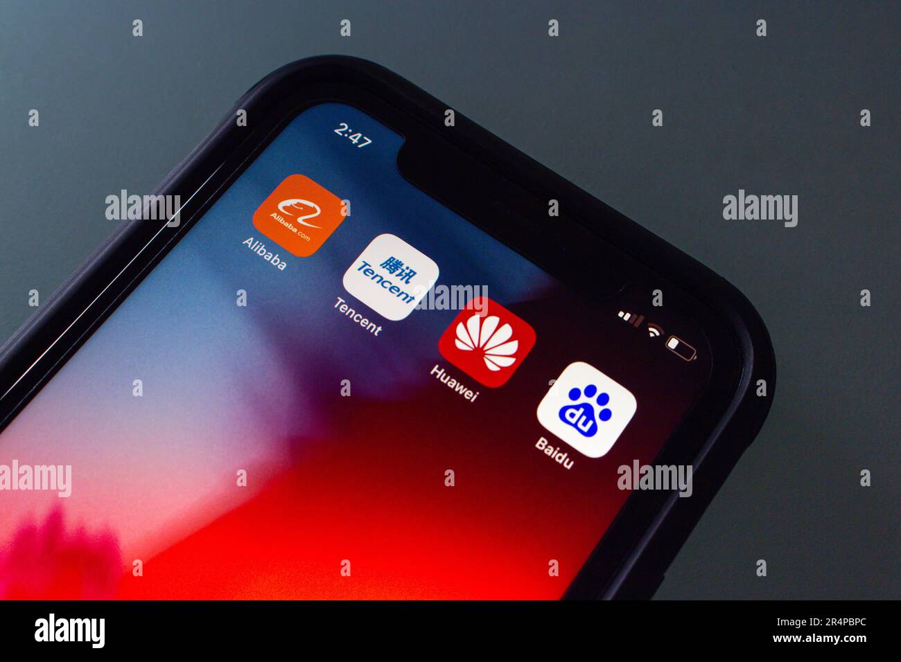 Vancouver, CANADA - Maggio 21 2023 : icone di Alibaba, Tencent, Huawei e Baidu visto in uno schermo di iPhone. Grande tecnologia cinese e concetto generativo di ai. Foto Stock